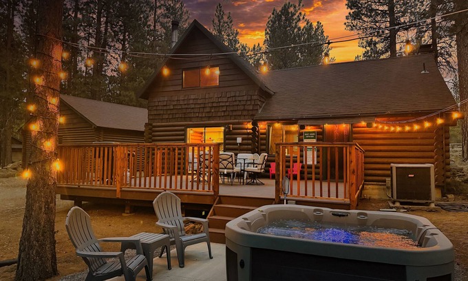 Sisters Cabine | Recently Remodeled Sisters Cabin - Dog Friendly!