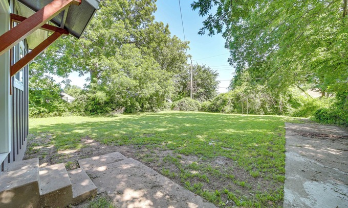 Tulsa Cottage | Remodeled Tulsa House w/ Yard ~ 4 Mi to Downtown!