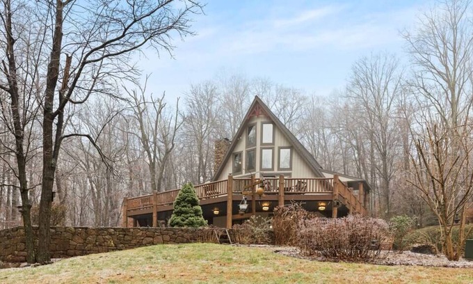 North Coventry Township Cabine | Remote Cozy Getaway in the Woods