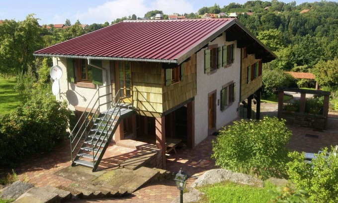 Harreberg Maison | Authentique chalet avec terrasse et jardin à Harreberg