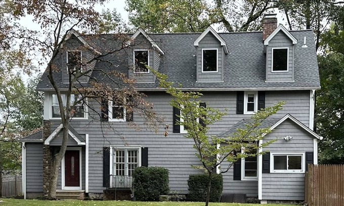 Tallman Maison | Renovated House on the Peak