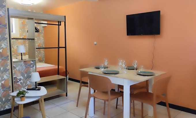 Meyrueis Appartement | Studio rénové 1 a 4 personnes pleine nature