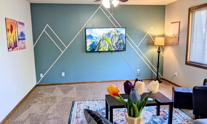 Pottawattamie County Appartement | Renovated 2-bedroom unit minutes to downtown Omaha