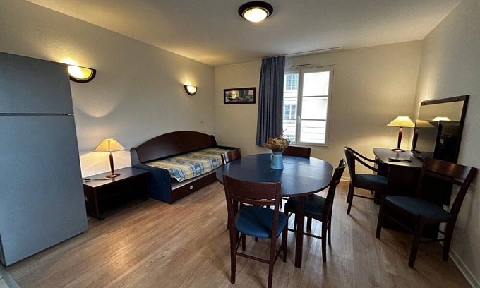 La Roche-Posay Appartement | Appartement rénové proche Thermes avec piscine et Wi-Fi