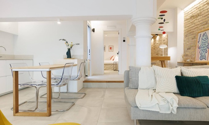 La Font de la Guatlla Appartement | Renovated Apartment near Plaça España
