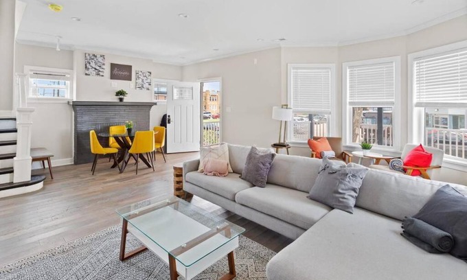 Atlantic City Maison | Renovated Beach Block 7BR North Beach Atlantic City - Steps to Beach & Casino