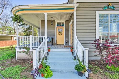 Winnsboro Maison | Renovated Carnegie Cottage - Walk to Dtwn!