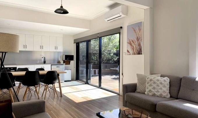 Launceston CBD Maison | Renovated Character Home