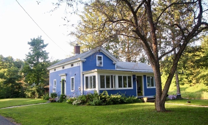 Housatonic Maison | Colonial rénové sur la rivière! Vues fantastiques