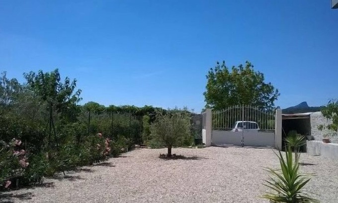Fontanes Maison | Maison rénovée style contemporain dans petit village, vue sur le Pic Saint Loup