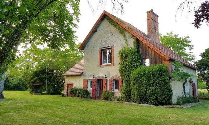 Saint-Eloy-de-Gy Maison | Maison de campagne rénovée, 8 km de Bourges, tout confort
