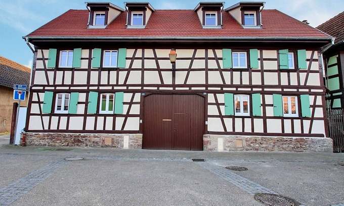 Geispolsheim Maison | Maison rénovée avec 3 chambres, terrasse et parking, à 17 min de Strasbourg