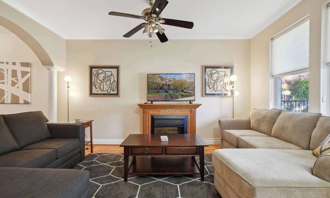 Manor Park Maison | Renovated DC Home w Parking!