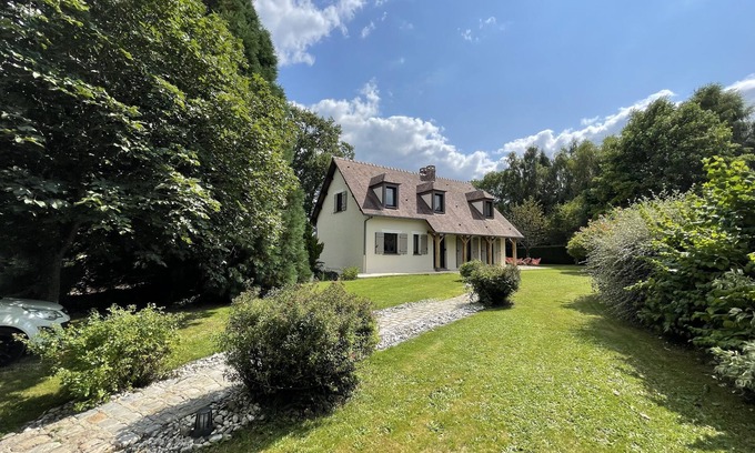 Le Mont-Saint-Adrien Maison | Propriété de campagne rénovée avec cheminée, à proximité de forêt
