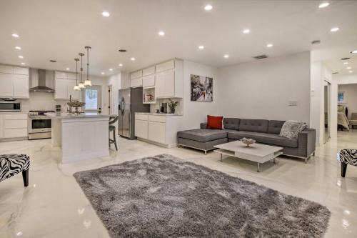 Griffith Maison | Renovated Griffith Family Home in Chicagoland Area