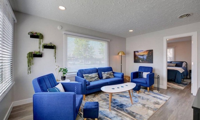 Central Point Maison | Renovated Home in Central Point