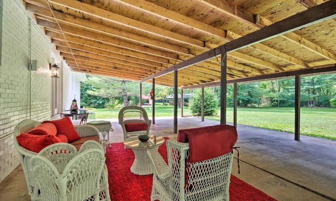 Elizabethton Maison | Renovated Home on Watauga River, By Boat Ramp