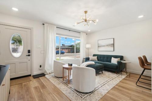 Scottsdale Estates Ten Maison | Renovated Home with Pool 3 Miles from Old Town