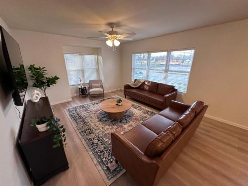 Wentzville Maison | Renovated House for 14 in Wentzville MO