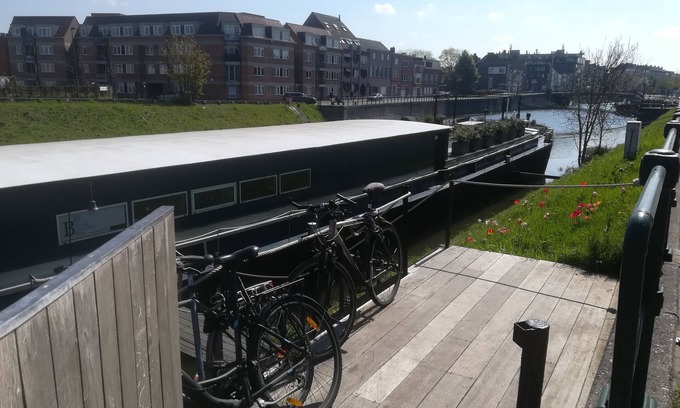 Rooigem Location De Bateaux | Péniche rénovée dans le centre de Gand (salle du capitaine)