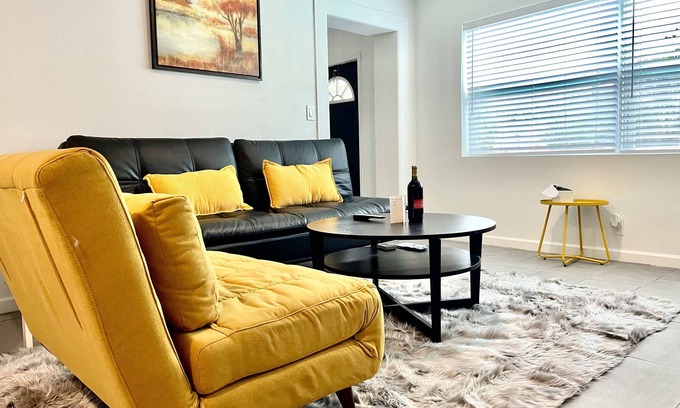 Pompano Beach Maison | Renovated Luxury 1 Bedroom Unit