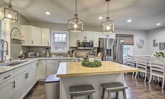Lynchburg Maison | NEW! Renovated Lynchburg House ~ 2 Mi to Downtown!