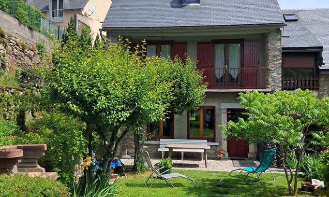 Cadeac Maison | Renovated mountain house in a haven of peace.