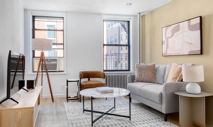 Little Italy Appartement | Renovated Nolita 2BR w/ W/D, nr SoHo, by Blueground