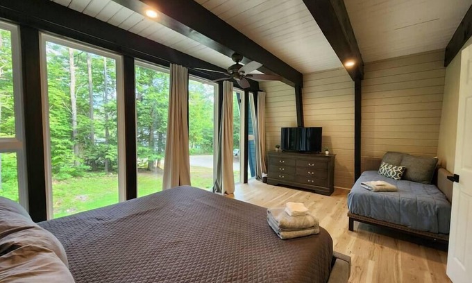Barnstead Maison | Lakeside A-frame - Near Halfmoon Lake & Trails
