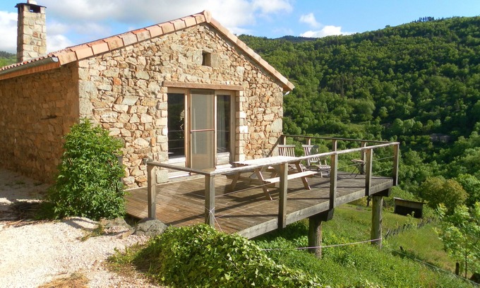 Nozieres Maison | Ancienne bergerie rénovée dans un hameau du 17ème siècle