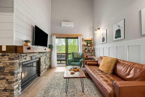 Ellicottville Maison | Renovated Ski In Out Condo King Bed Patio Grill