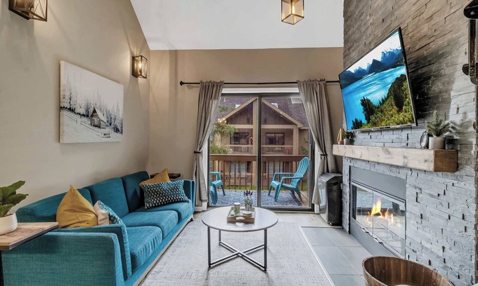 Great Valley Copropriété | Renovated Ski In Ski Out Condo at Holiday Valley