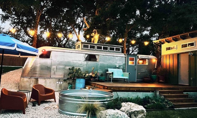 Austin Maison | Renovated Spartan + 3 acres + private pool“VooDoo”