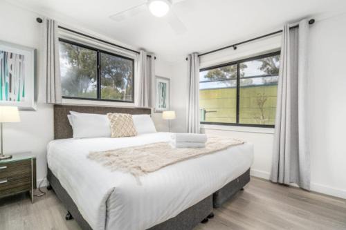 Crestwood Maison | Renovated Townhouse Close to the CBD and Schools - Hosted by Canstay
