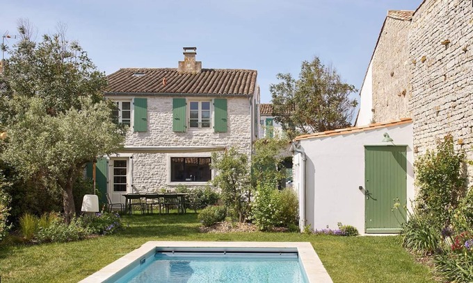 Ars-en-Re Maison | Maisons de village rénovées pensées comme un hôtel