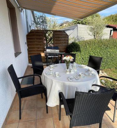 Riegelsberg Appartement | Renovierte 85qm 6 PAX Altbauwohnung und Terasse - Apartment "Karin"