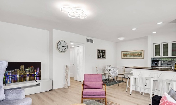 Croissant Park Copropriété | Rent 2/1 in Fort Lauderdale near Las Olas