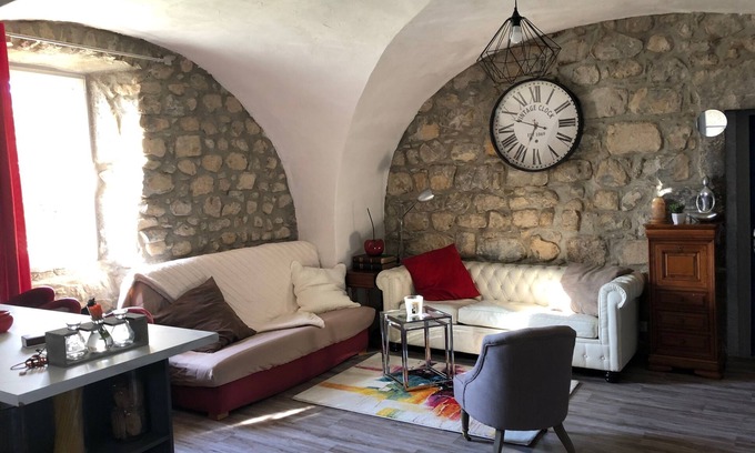 Ruoms Appartement | A louer appart. dans ancien mas
