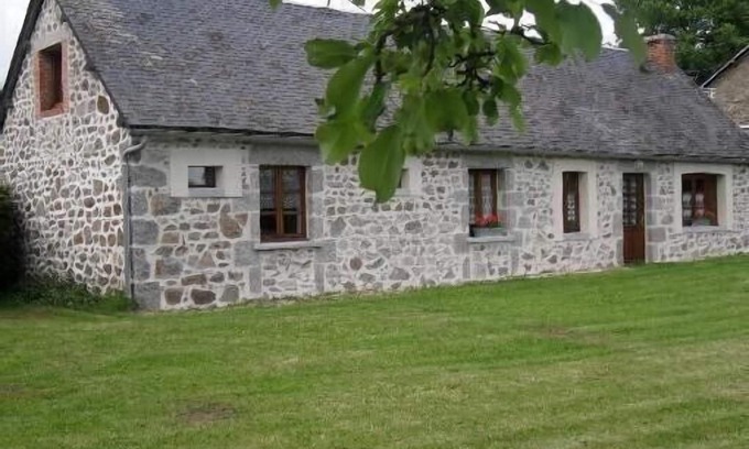 Saint-Merd-la-Breuille Cottage | Location Gîte St Merd La Breuille - Maison De Campagne.