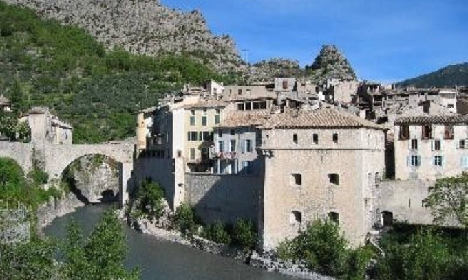 Val-de-Chalvagne Copropriété | Location dans résidence (ancienne bergerie) avec piscine et tennis