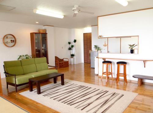 Tomigusuku Maison | Rental Villa Luana Waioli