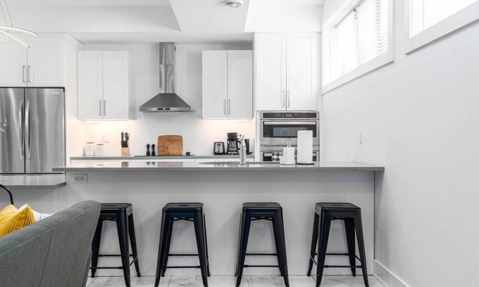 Downtown London Copropriété | RentX|Rustic Retreat - Downtown/Parking/Wifi/2Bed