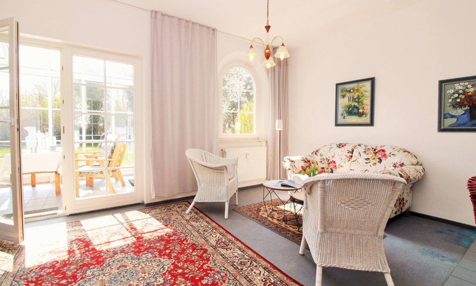Wischuer Appartement | Res. Wischuer WE 16: spacious and friendly 2-room apartment with conservatory