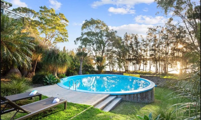Sanctuary Point Maison | Private Reserve Waterfront (Pet-friendly) Stay 4 Nights Pay 3 (June-Aug)