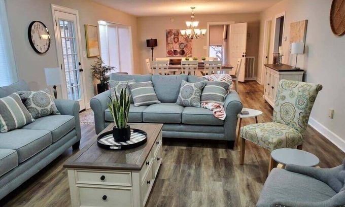 Clarksville Maison | Residence (1335 Whitt Ln)
