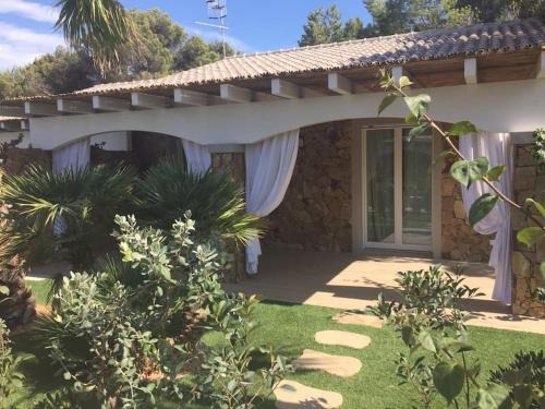 Porto Pino Maison | Residence Elegance Villa La Sterlizia Porto Pino