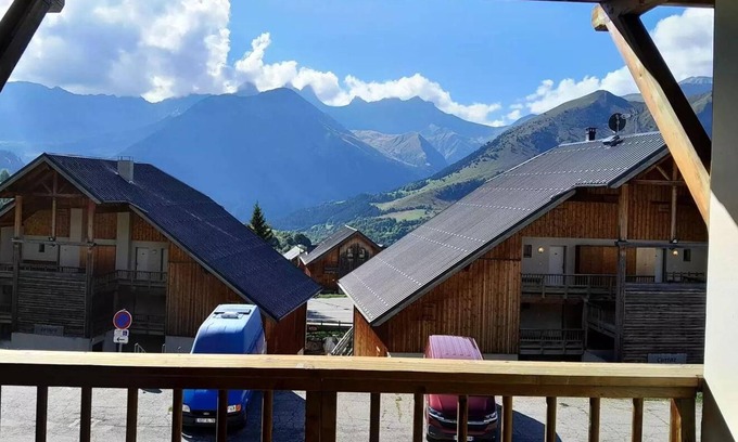 Saint-Jean-d'Arves Appartement | Residence La Fontaine Du Roi - Apartment 6 beds, 100m from the ski slopes, view Aiguilles d'Arves