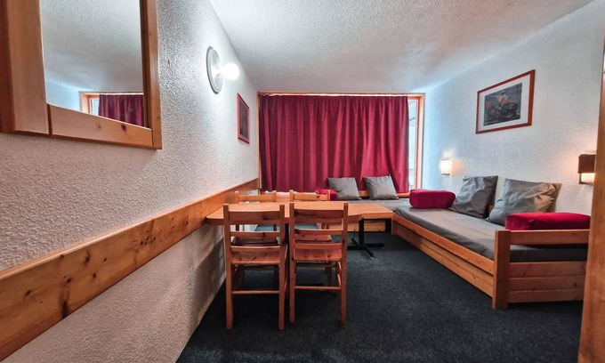 Arc-1800 Appartement | Residence Lauzieres - Studio 5 people ski to the feet and close to shops in the village of Charvet in Arc 1800