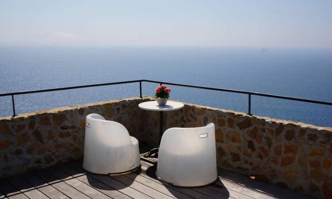 Ensues-la-Redonne Appartement | Gîte bordure falaise dans calanques Côte Bleue 5mn à pied de la plage