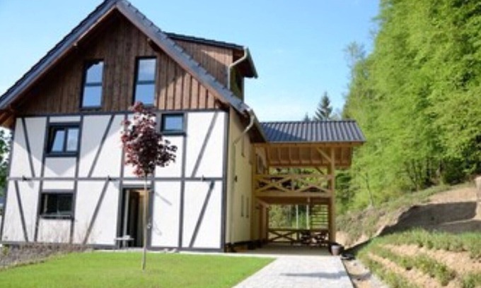 Strick Appartement | Residential unit 2, Land and life